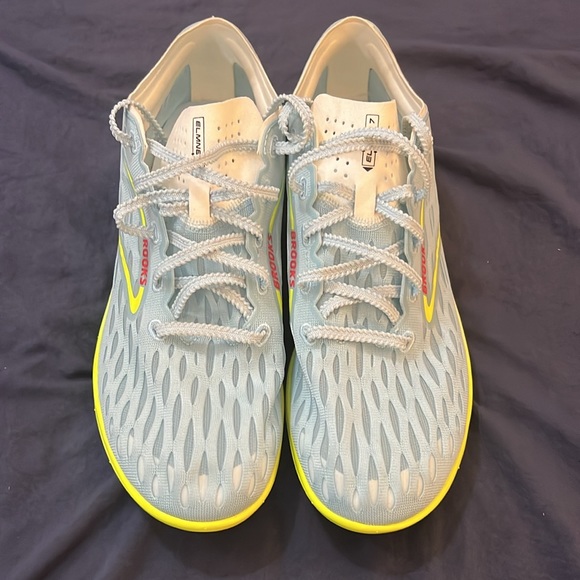 NEW Unisex Brooks ELMN8 7 Track Spikes. Size 11M/12.5W. - Picture 3 of 7